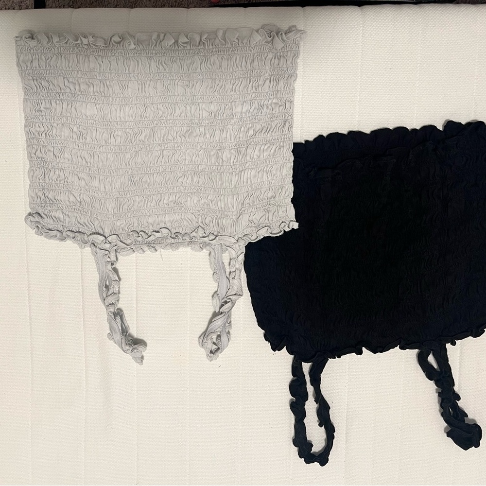 Old Navy Women's Crop Tops in Gray and Black